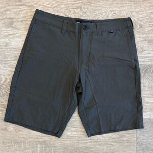 Travis Mathew Mens Dark Gray Flat Front Shorts ( waist 30 )